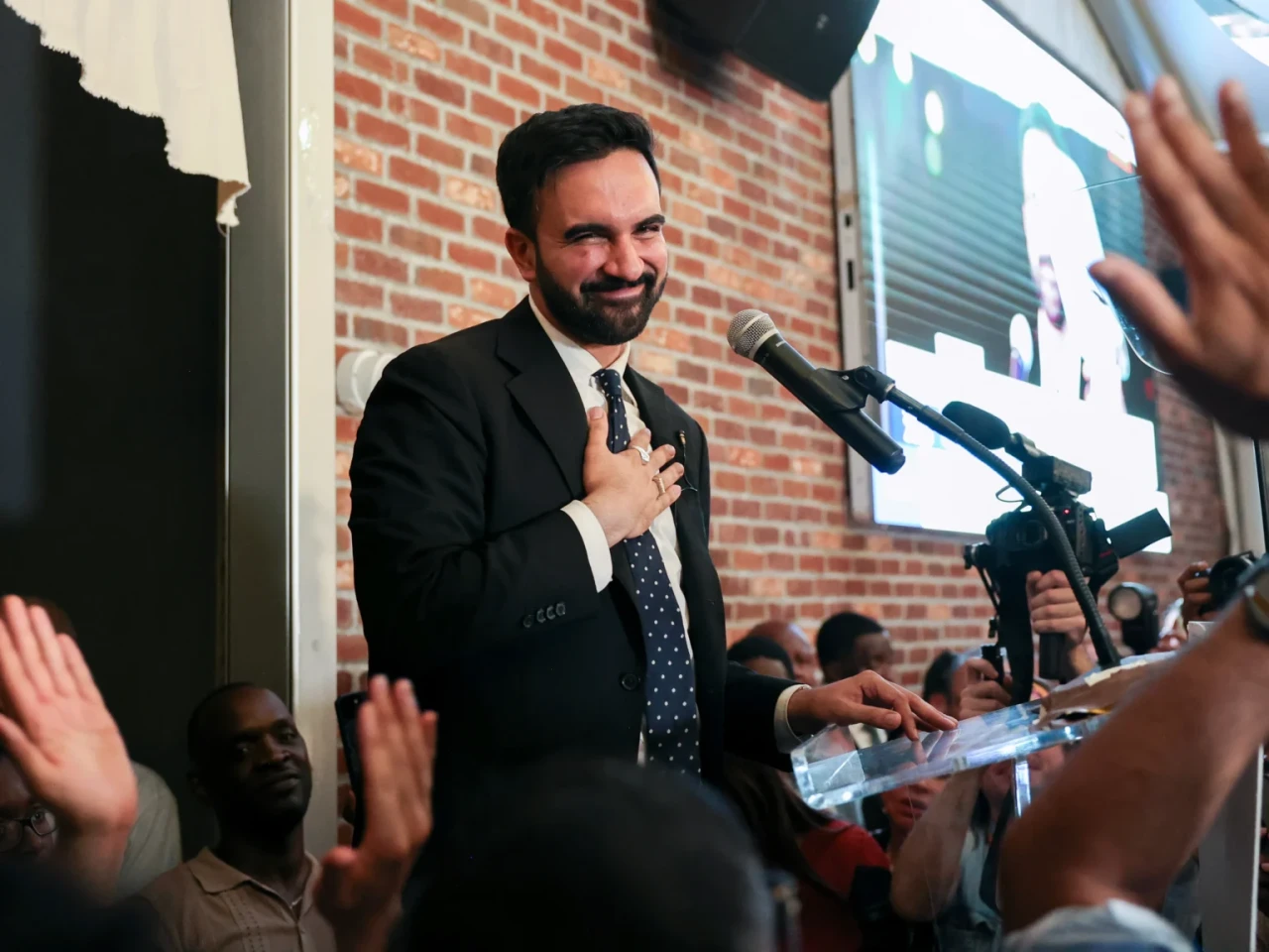 New York'un İlk Müslüman Belediyeyi Adayı: Zohran Mamdani'nin Siyasi Yükselişi