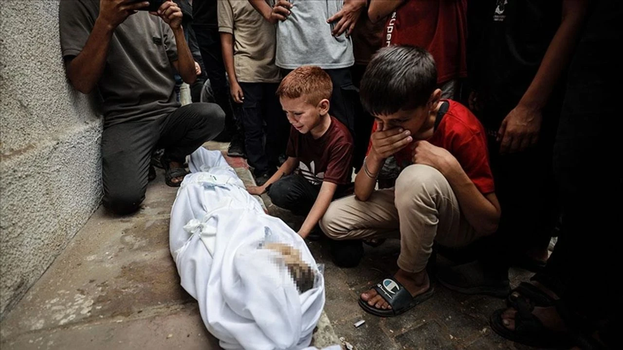 Gazze'de İsrail Saldırılarında 39 Filistinli Hayatını Kaybetti