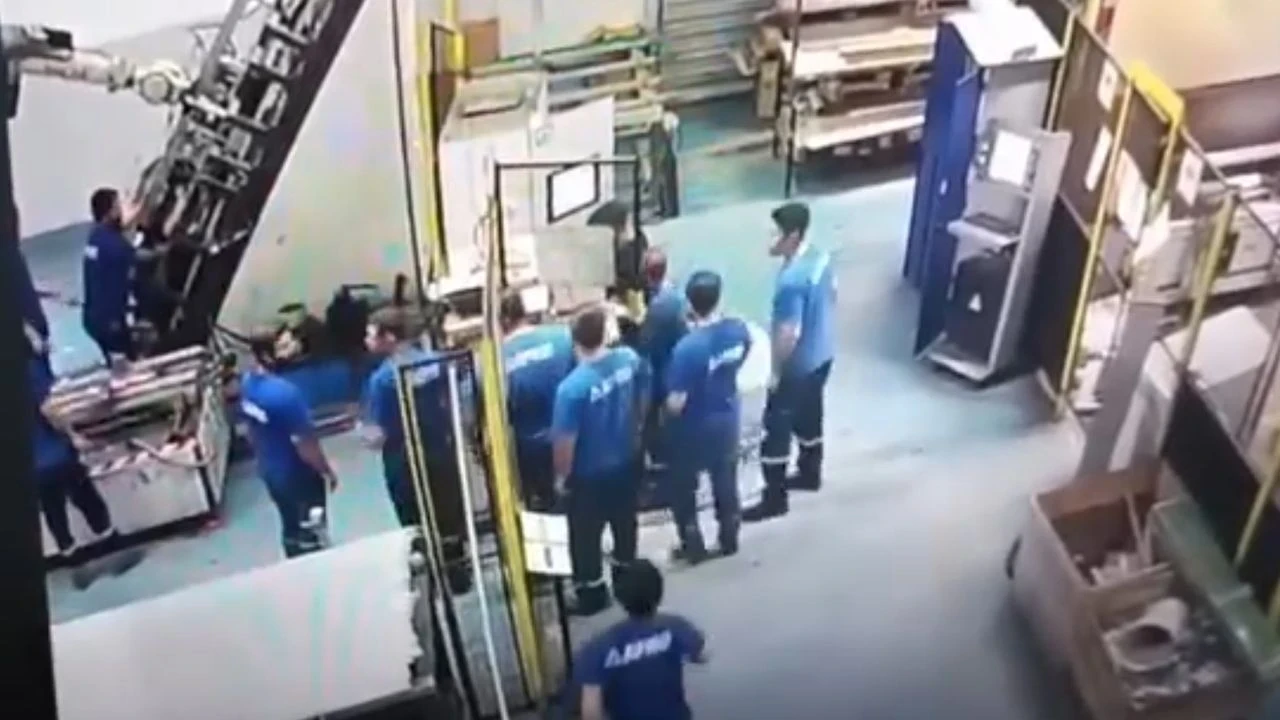 Adana'da iş kazası: Makine arızasına müdahale ederken ağır yaralandı