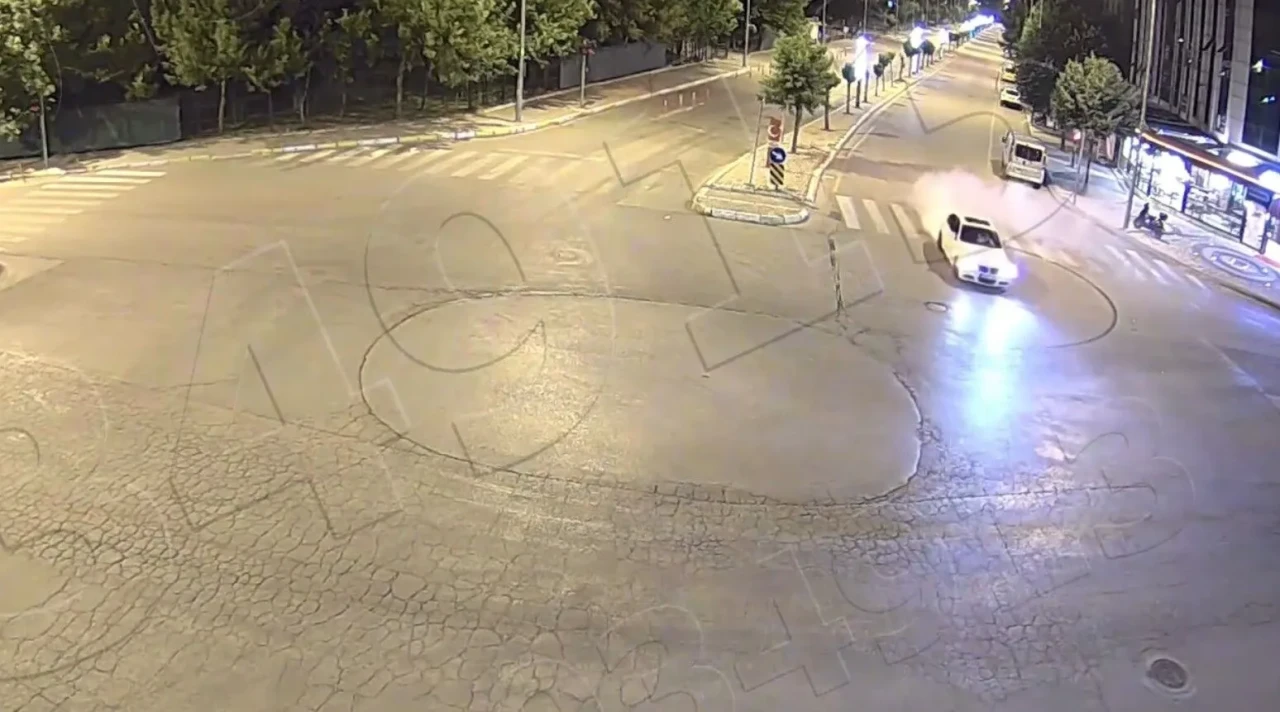 Drift Yapan Sürücü Polis Tarafından Kıskıvrak Yakalandı, Ceza Kesildi