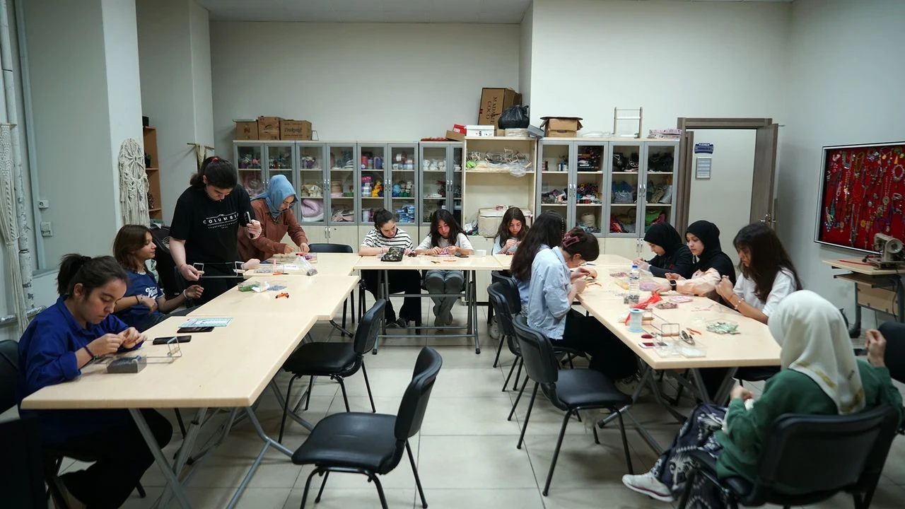 Kahramanmaraşlı Gençler KAMEK Atölyelerinde Buluştu