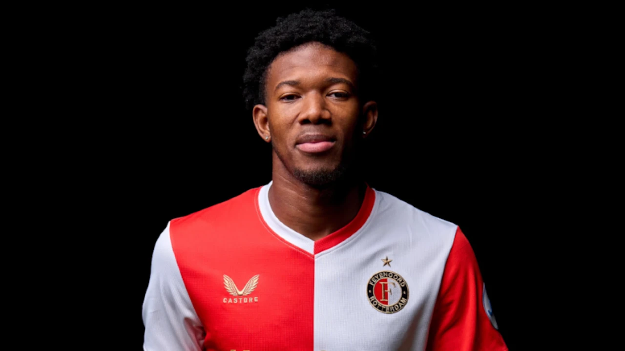 Diarra, Feyenoord'a 3.5 milyon euroya transfer olarak İstanbulspor tarihine geçti