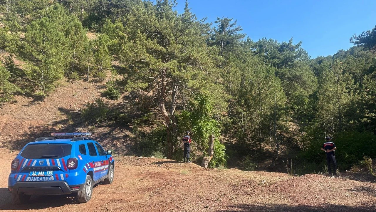Eğirdir'de Jandarma, Orman Yangınları İçin Denetim ve Bilinçlendirme Faaliyetlerine Başladı
