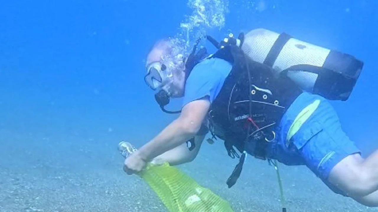 Deniz Kirliliği Prof. Gökoğlu'nu Çileden Çıkardı: "Denizimiz Çöplük Gibi Kullanılıyor"