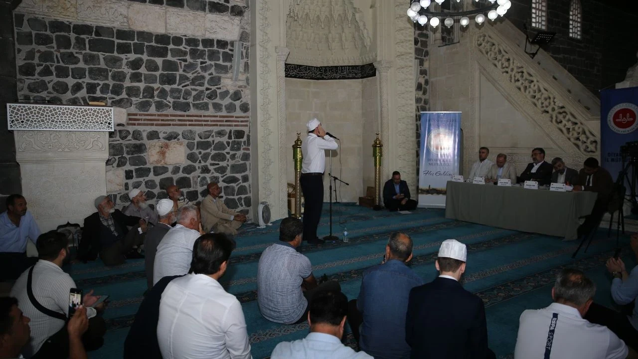 Diyarbakır'da Ezanı Güzel Okuma Yarışması Bölge Finali Gerçekleşti