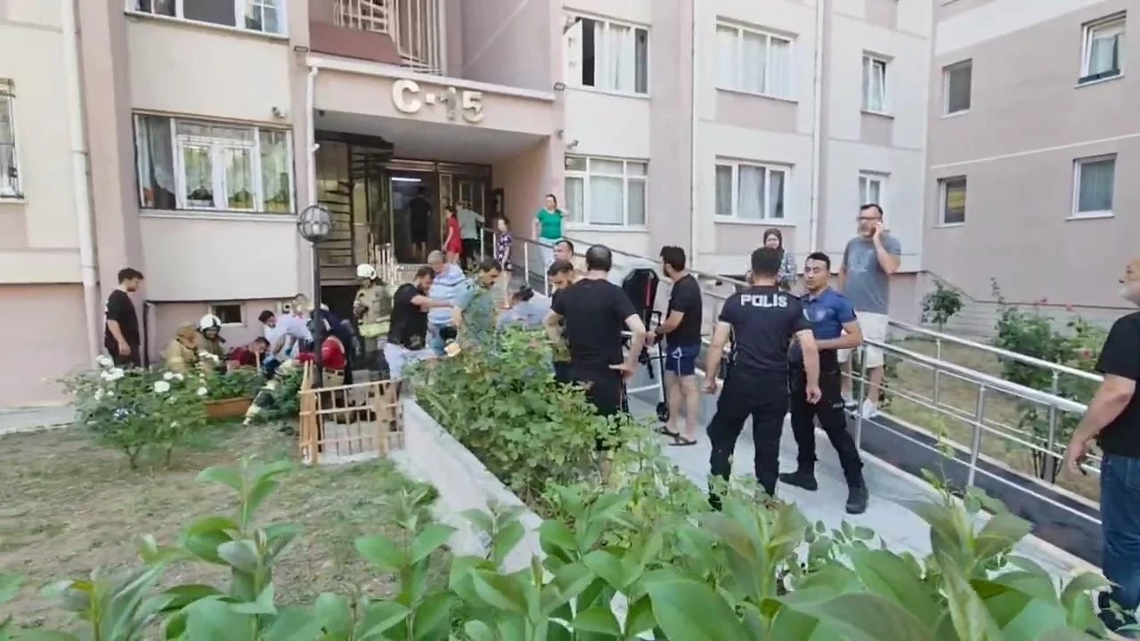 Beylikdüzü'nde kimyasal madde zehirlenmesi: 5 kişi hastaneye kaldırıldı