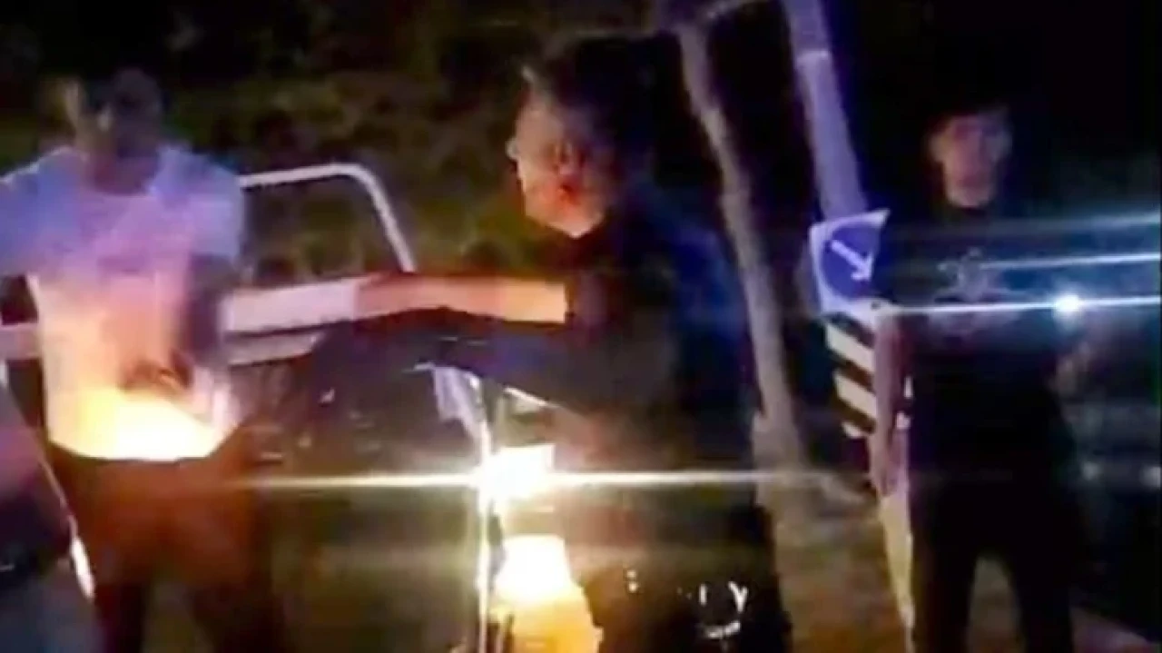 Alkollü sürücü kaza sonrası bıçakla polisle tartıştı, gözaltına alındı