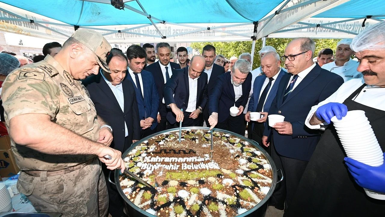 Kahramanmaraş'ta 5 bin kişiye aşure ikramıyla birlik ve beraberlik duyguları pekişti