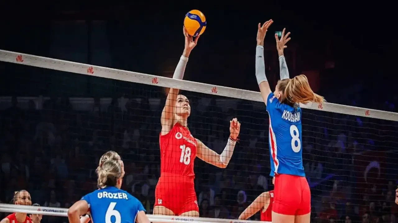 Filenin Sultanları, VNL'de 25-4'lük setle tarihe geçti ama Çekya'ya mağlup oldu.