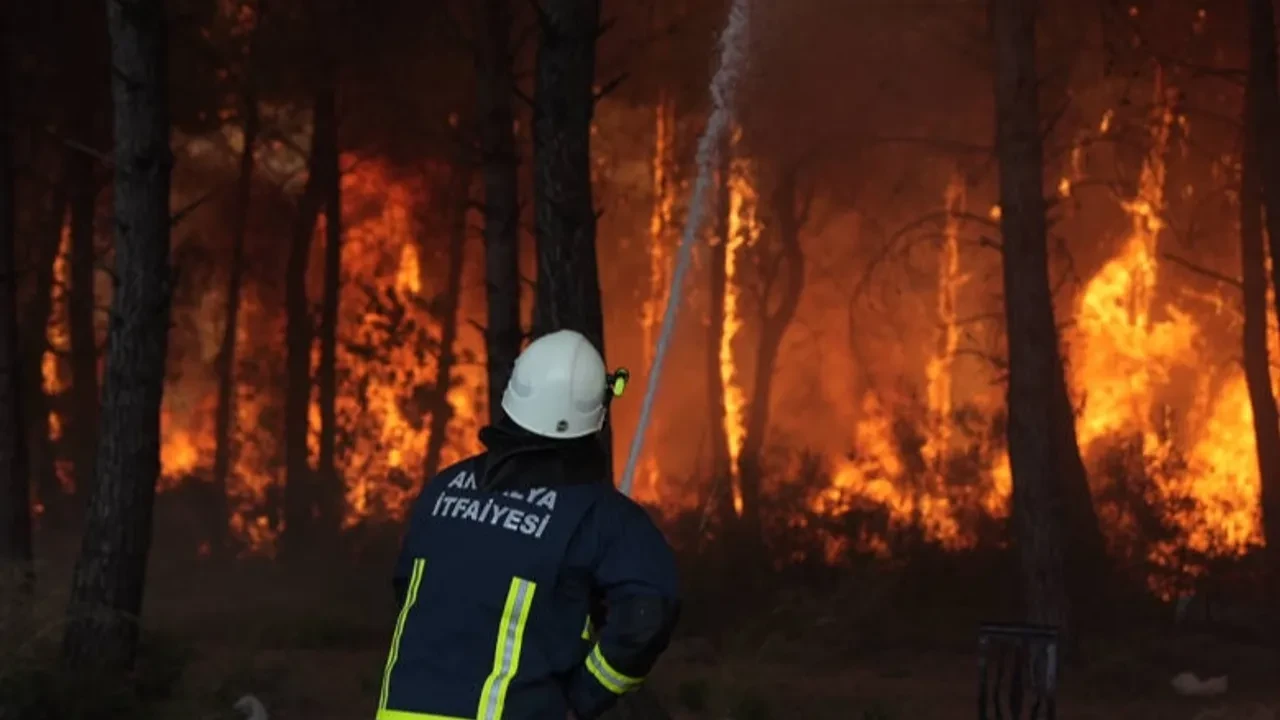Antalya'da orman yangınlarına hızlı müdahale, Aksu ve Manavgat'taki yangınlar kontrol altına alındı