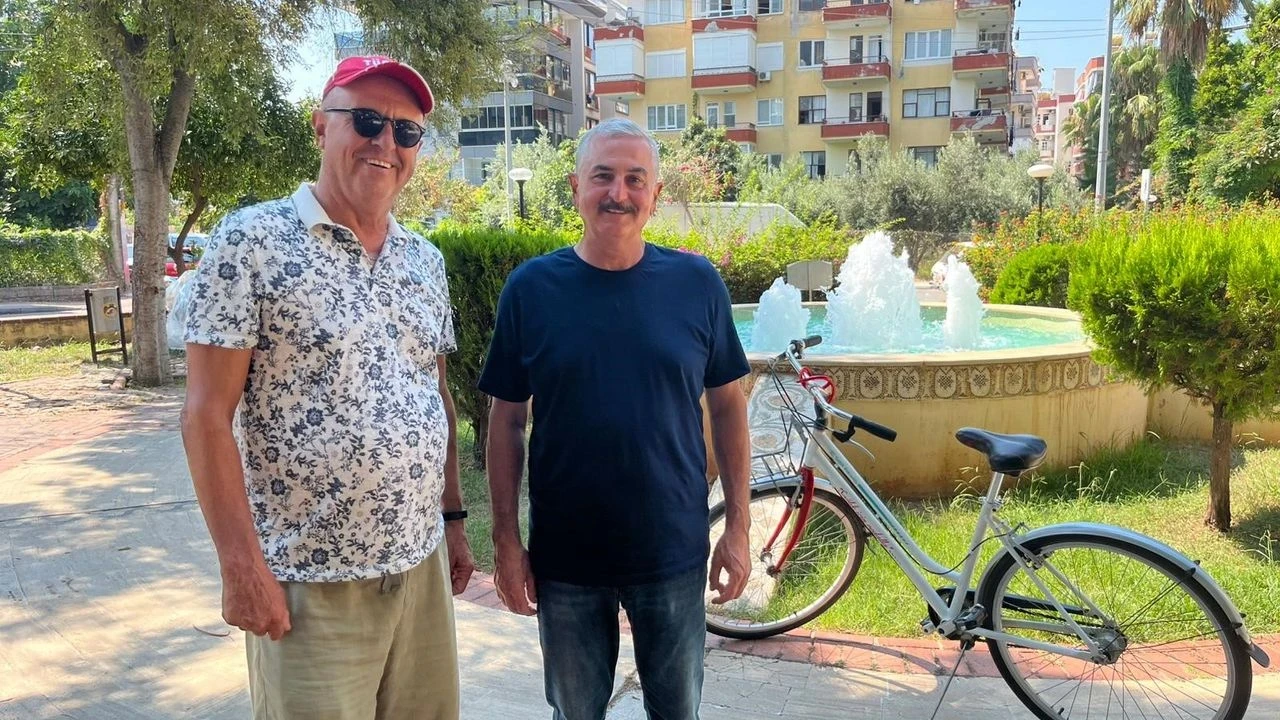 Muhtarın hediye ettiği bisikletle yeniden şarkı söylenmeye başlandı!