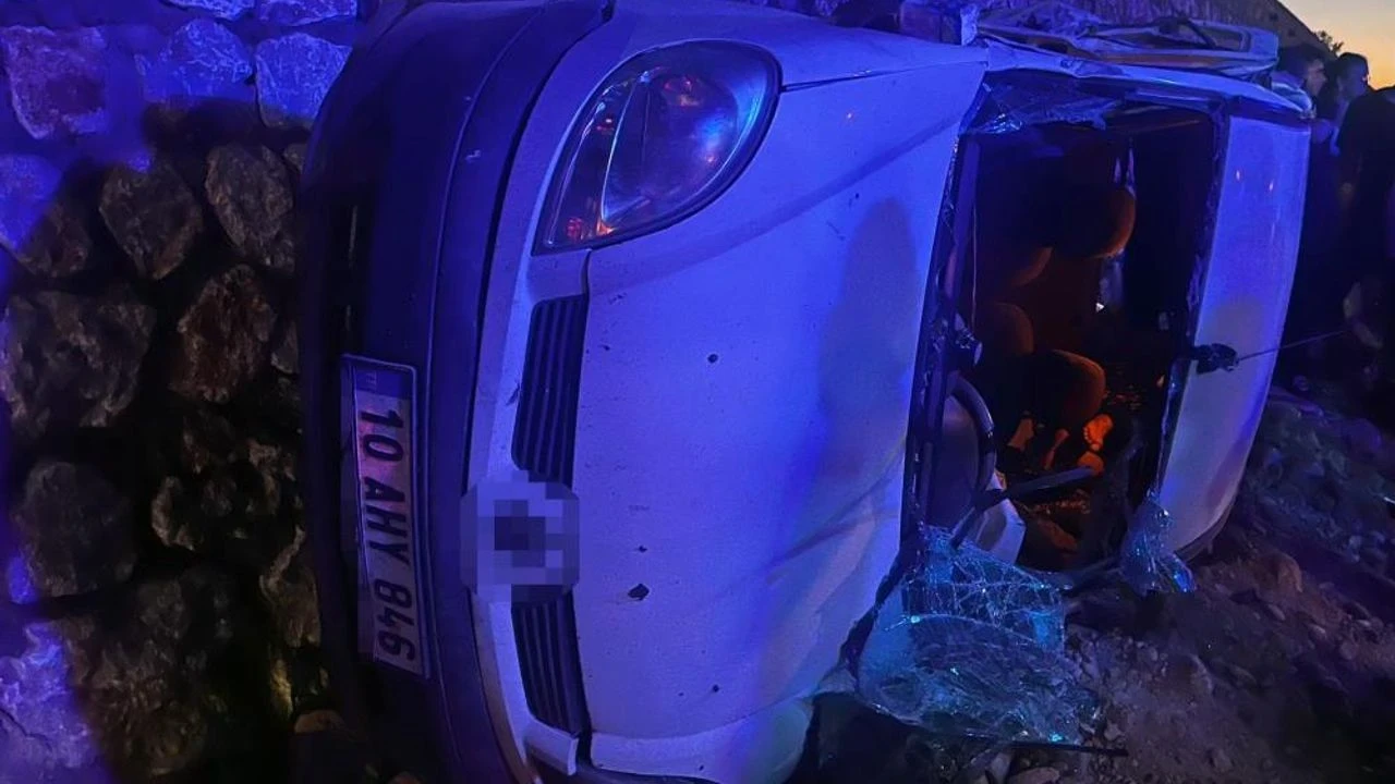 Balıkesir'de zincirleme trafik kazası: 1 ölü, 4 yaralı, soruşturma başlatıldı
