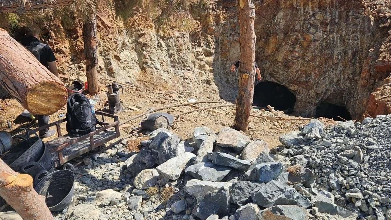 Nurdağı'nda Kaçak Krom Madeni Operasyonunda 3 Şüpheli Suçüstü Yakalandı