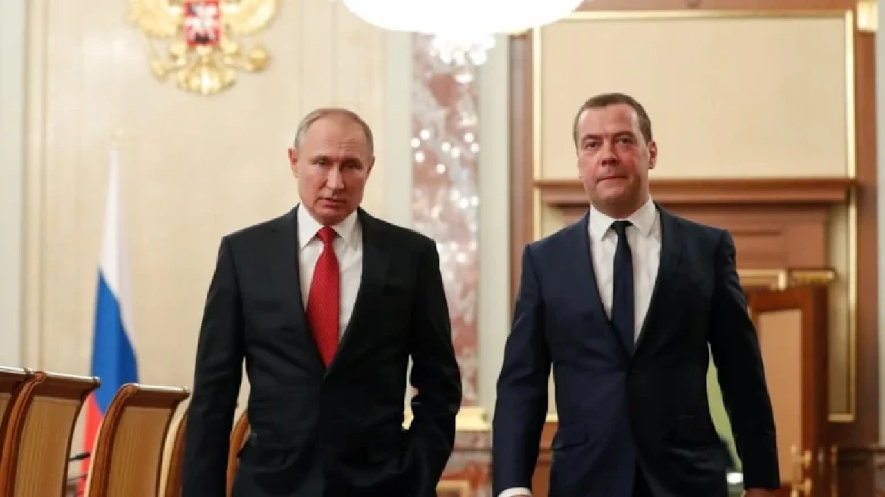 Medvedev, Trump'a "ölü el" uyarısını hatırlatarak gerginliği tırmandırdı