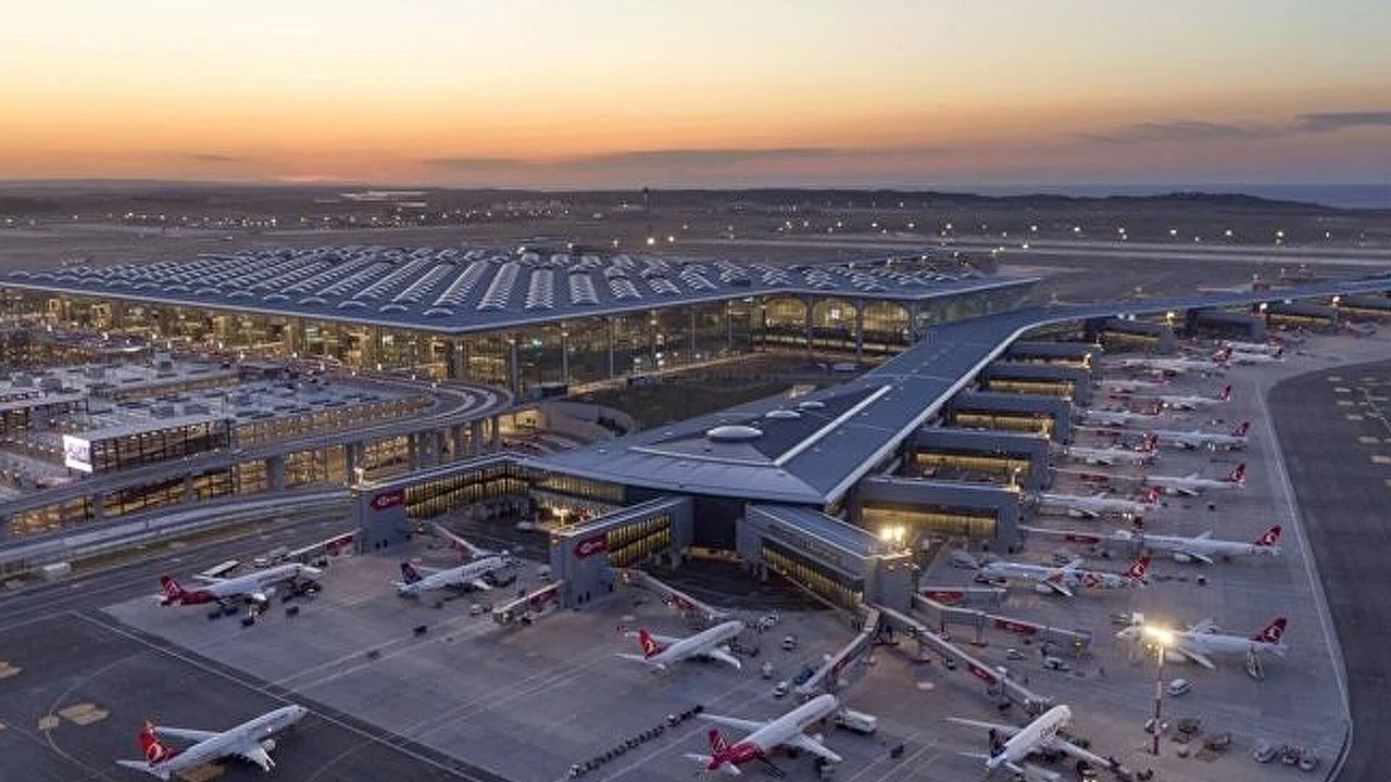 İGA İstanbul Havalimanı tarihi rekorla 271 bin yolcu ağırladı!