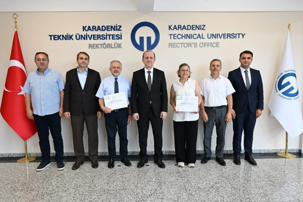 KTÜ'de Emekli Personel Veda Töreni'nde Anılar ve Teşekkürler Paylaşıldı