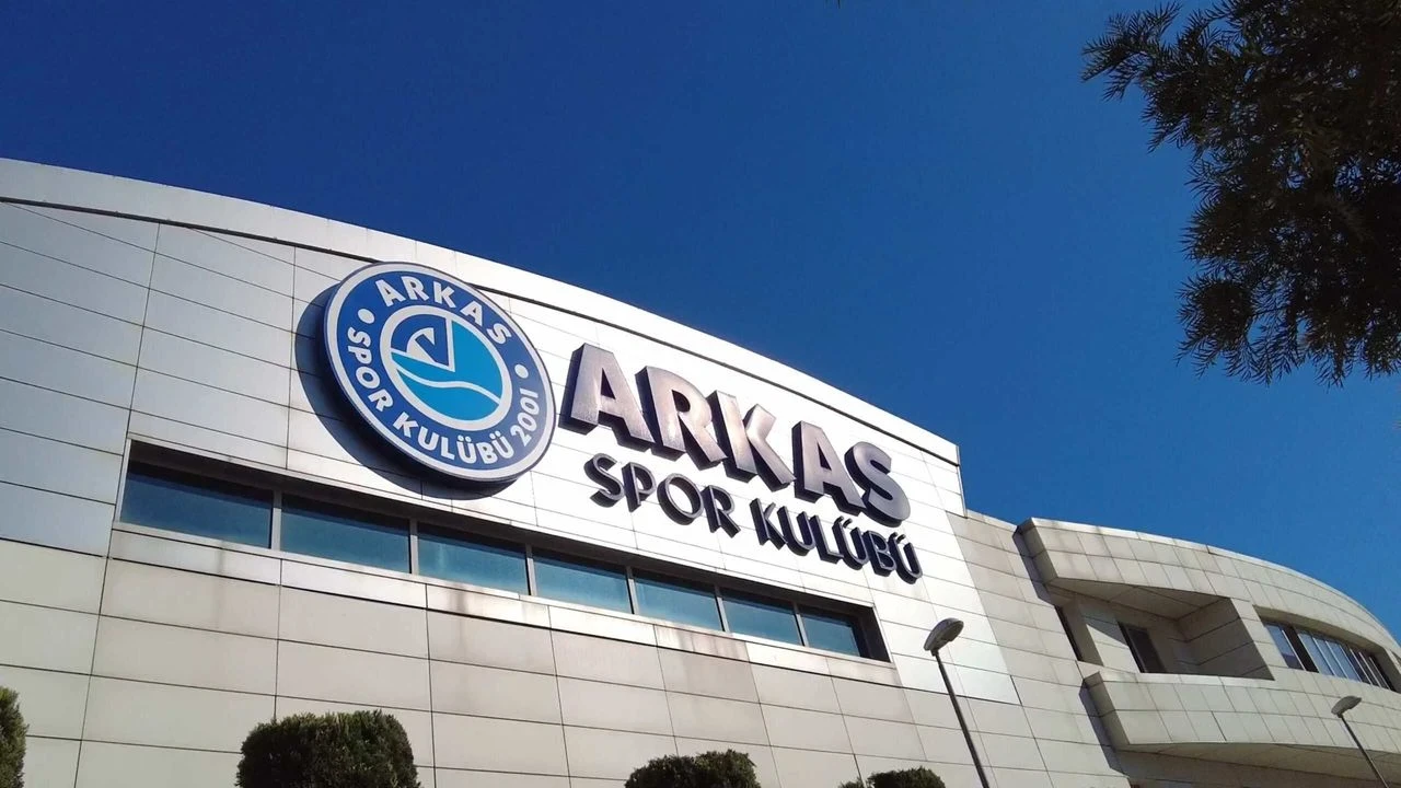 Arkas Spor, gençlerle geleceğe yatırım yaparak 2025-2026 sezonuna hazırlanıyor