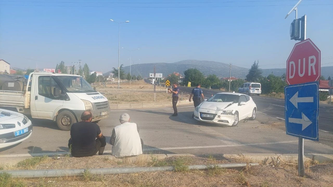 Sanayi kavşağında yaşanan trafik kazasında bir kişi yaralandı