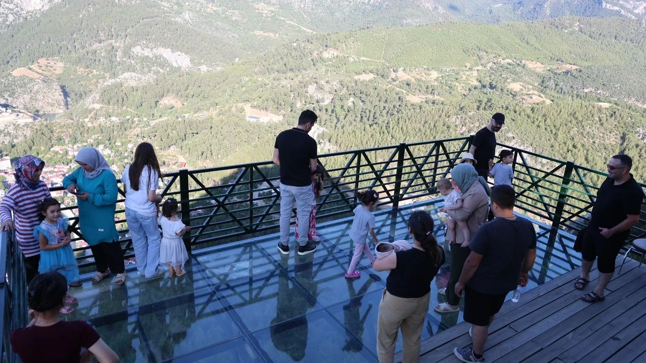 Adanalılar Sıcaklardan Kaçış Yolu Olarak Feke'yi Tercih Etti