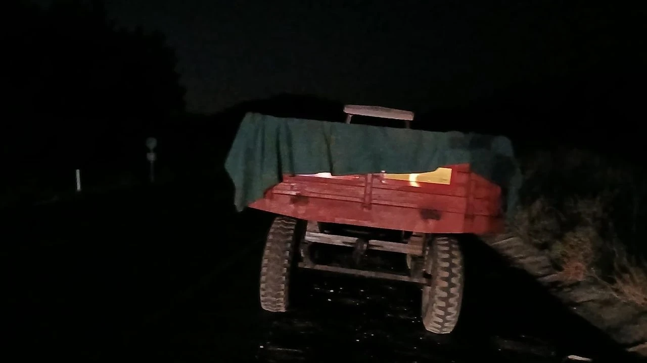 Burdur'da Otomobil Römorka Çarpmamak İçin Tarlaya Uçtu, 2 Yaralı
