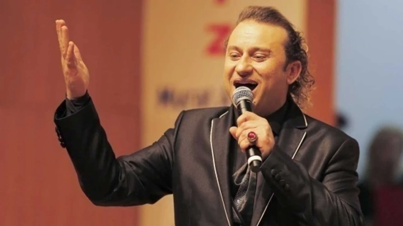 Onur Akay kalp krizi geçirdi, yoğun bakımda sevenlerinden dua bekliyor