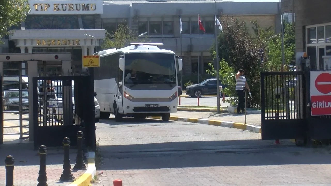 Beylikdüzü Belediye Başkanı Çalık Adli Tıp Kurumu'nda sağlık kontrolünden geçti, tahliye umudu sürüyor