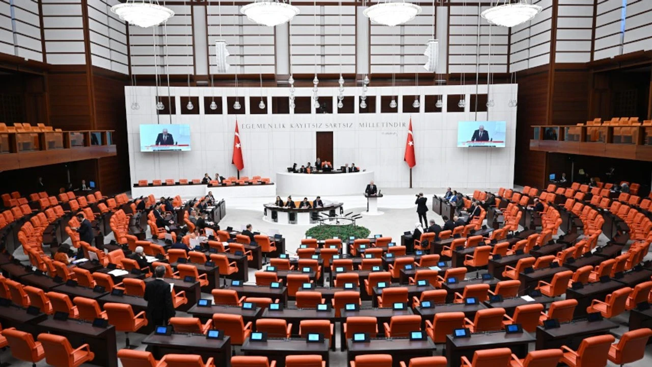 MİT Başkanı Kalın, "Terörsüz Türkiye" süreci için siyasi parti temsilcileriyle görüşmelere devam ediyor