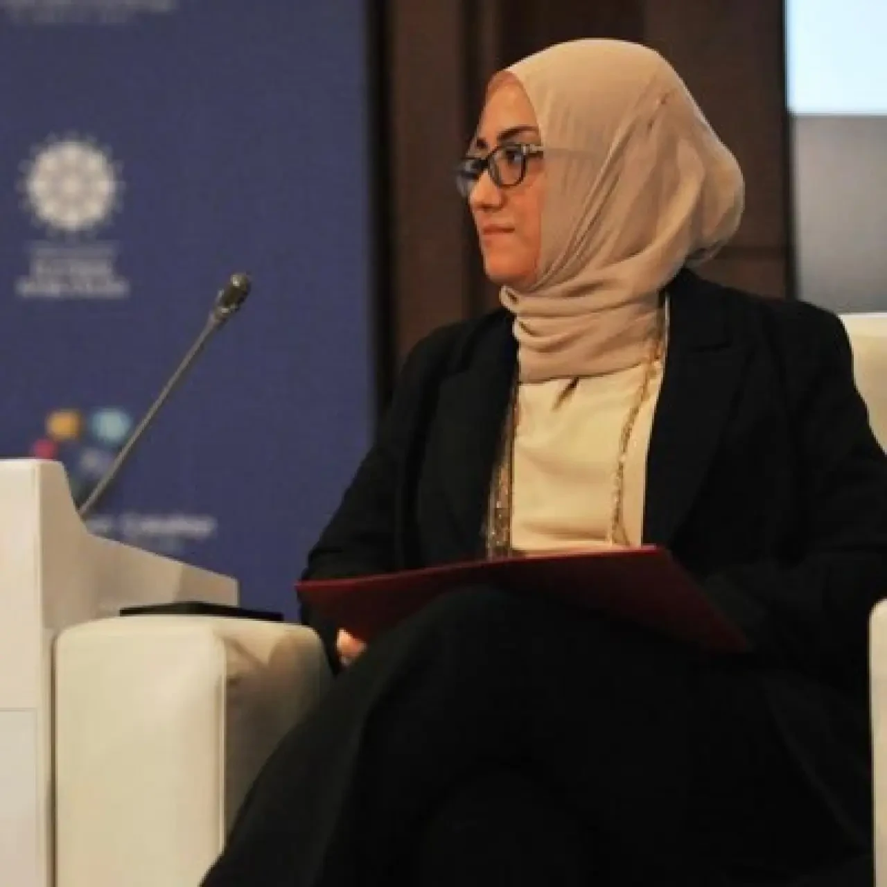 TRT'nin Yeni Yönetim Kurulu Üyesi Büşra Karaduman Aktuna'nın Başarıları ve Gizemli Hayatı