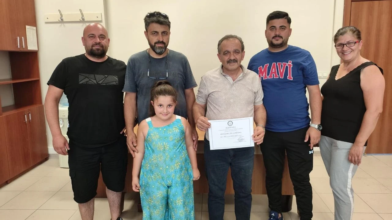 Resül Kara, ATA Parti Tire İlçe Başkanlığı'na mazbatasını alarak resmen başladı