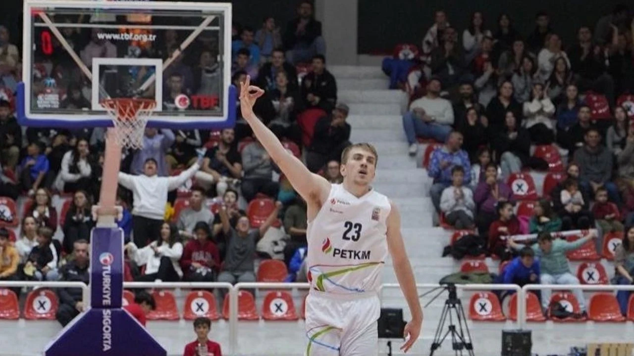 Aliağa Petkimspor, tecrübeli pivot Jehyve Floyd'u transfer ederek kadrosunu güçlendirdi