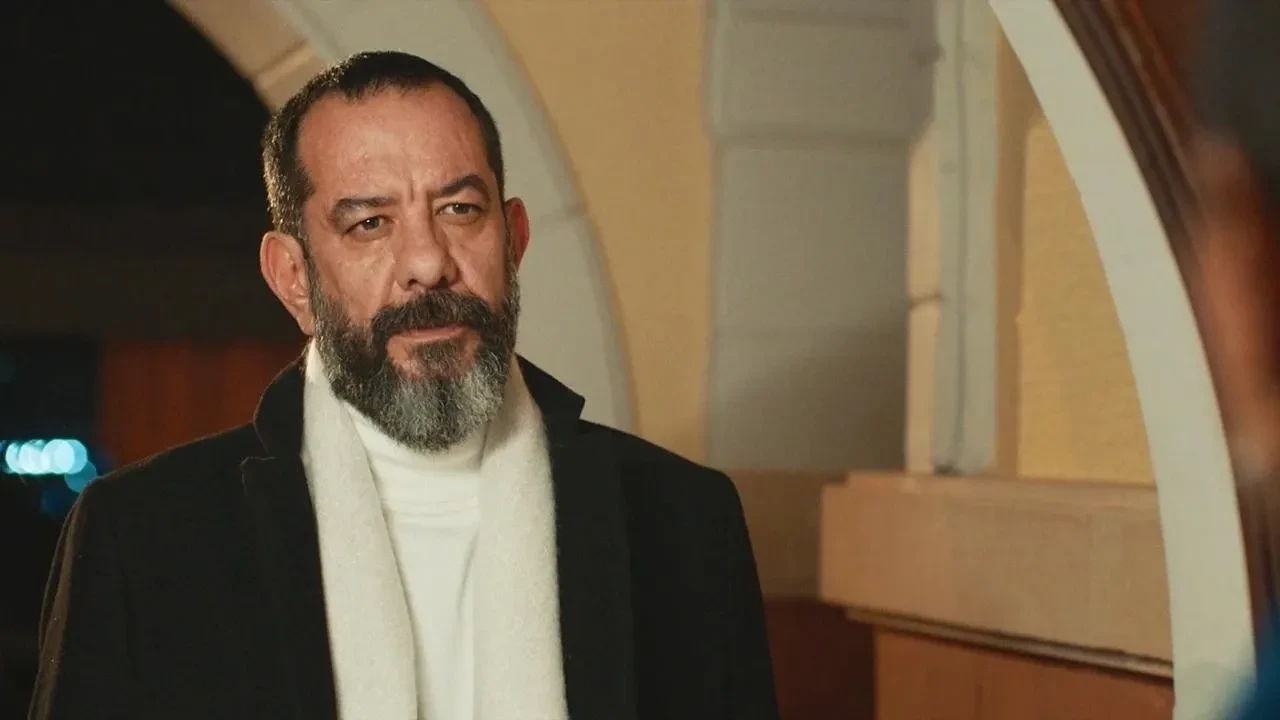 Emre Törün, pankreas kanseriyle mücadelesini kaybetti; sanat camiası duygularını paylaşıyor.