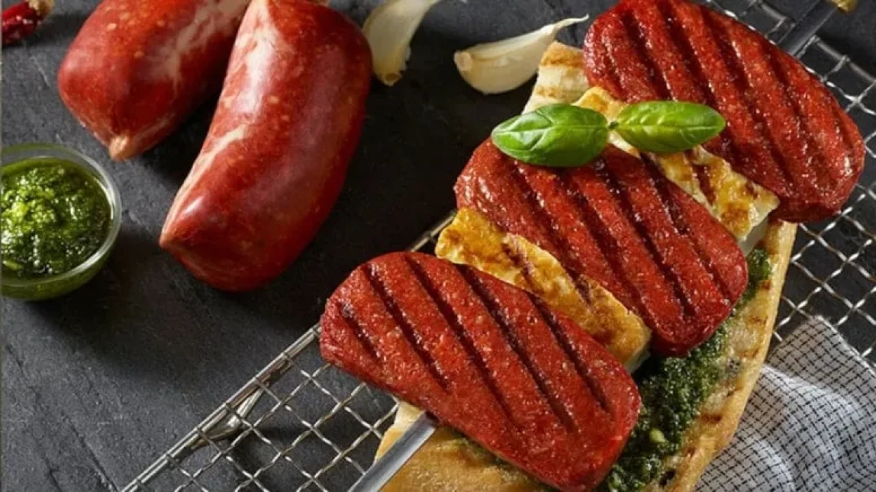 Sucuk Pişirmede Dikkat: Yanlış Yöntemler Sağlığı Tehdit Ediyor