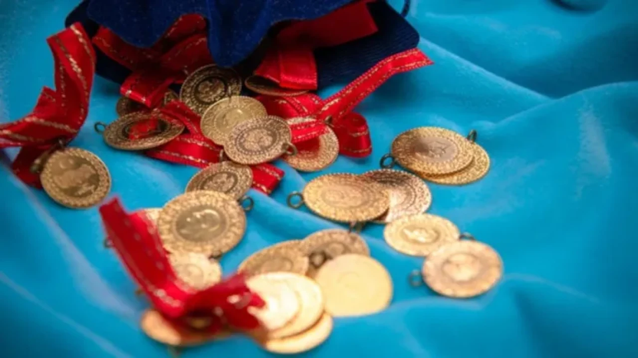 Trump'ın yeni vergileri altın fiyatlarını etkiliyor, ons altın sert düşüşte!