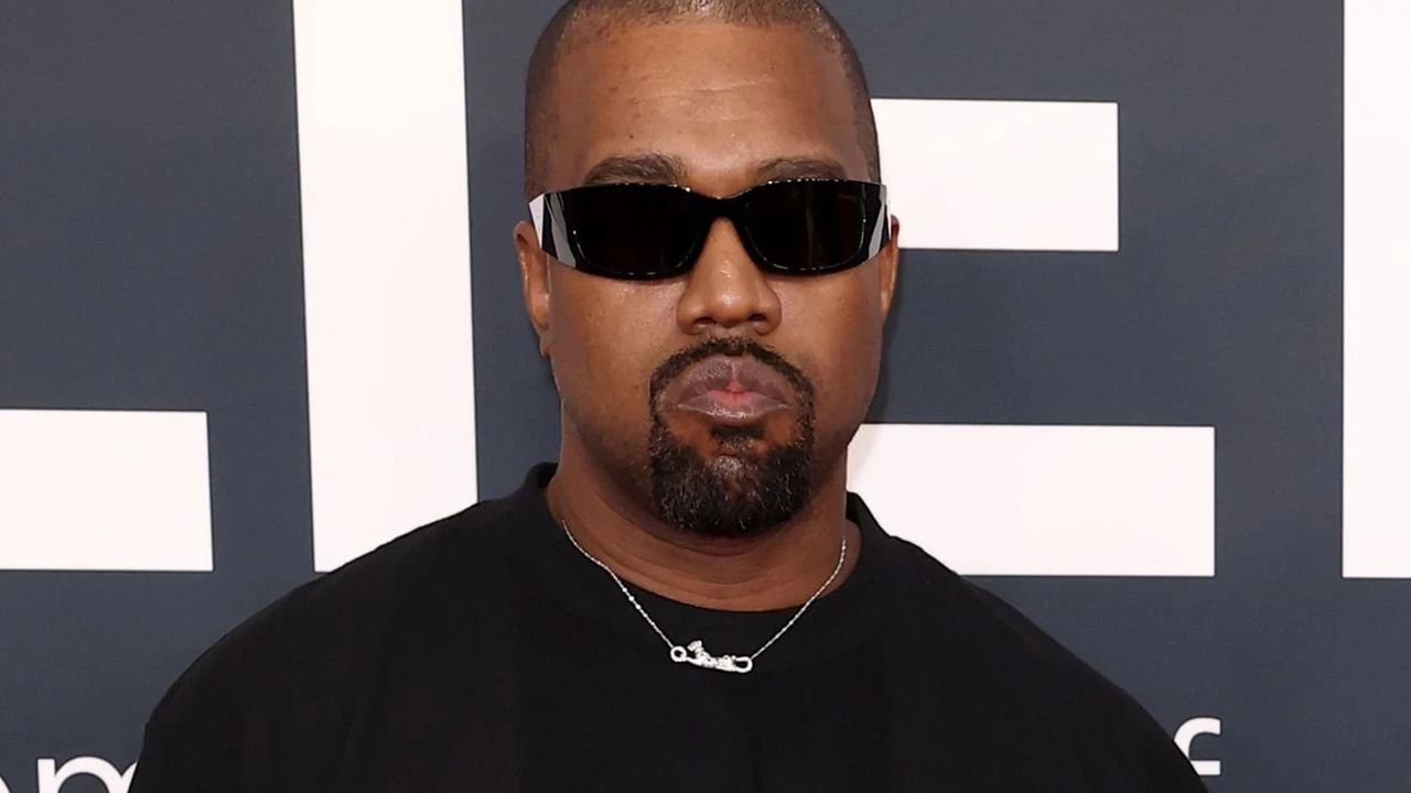 Kanye West'in Şanghay konseri 40 dakika gecikmeli başladı, hayranlardan iade tepkisi!