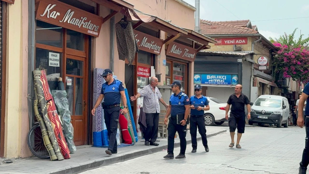 Tarsus'ta Kaldırım İşgalleri Son Buldu, Yayalar Rahat Nefes Aldı