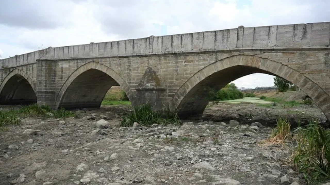 İklim Değişikliği Tunca Nehri'nde Su Akışını Durdurdu, Korkutan Kesinti Yaşanıyor