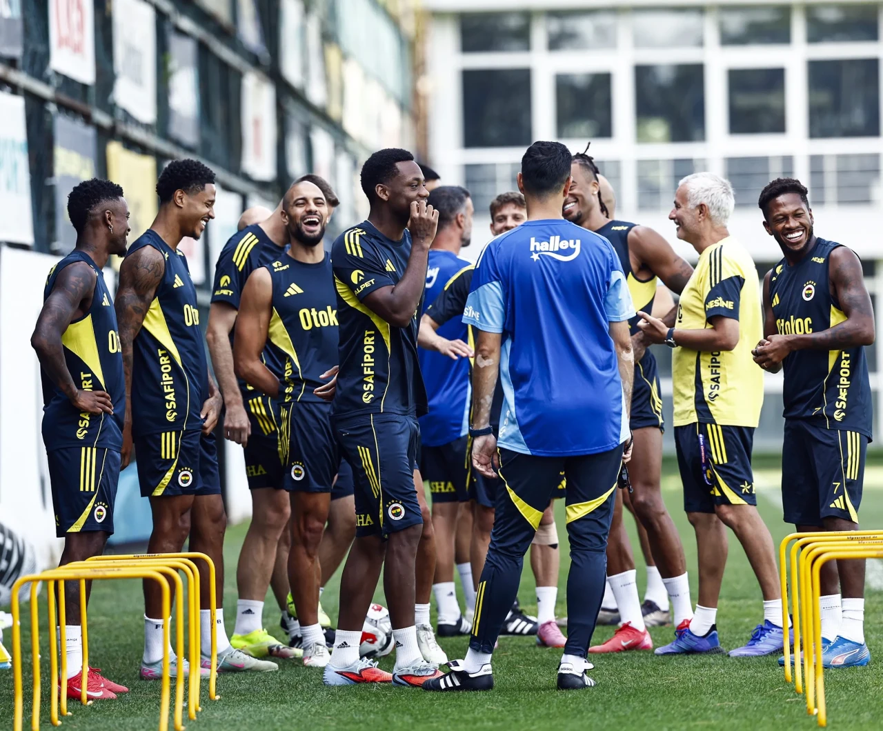 Fenerbahçe, Göztepe maçı hazırlıklarına Mourinho yönetiminde başladı
