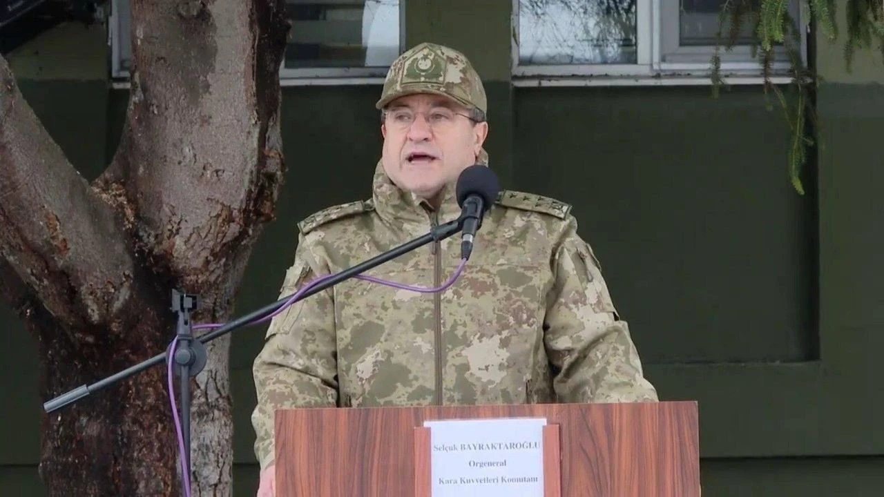 Türk Silahlı Kuvvetleri'nde rütbe terfileri ve görev süresi uzatmaları açıklandı