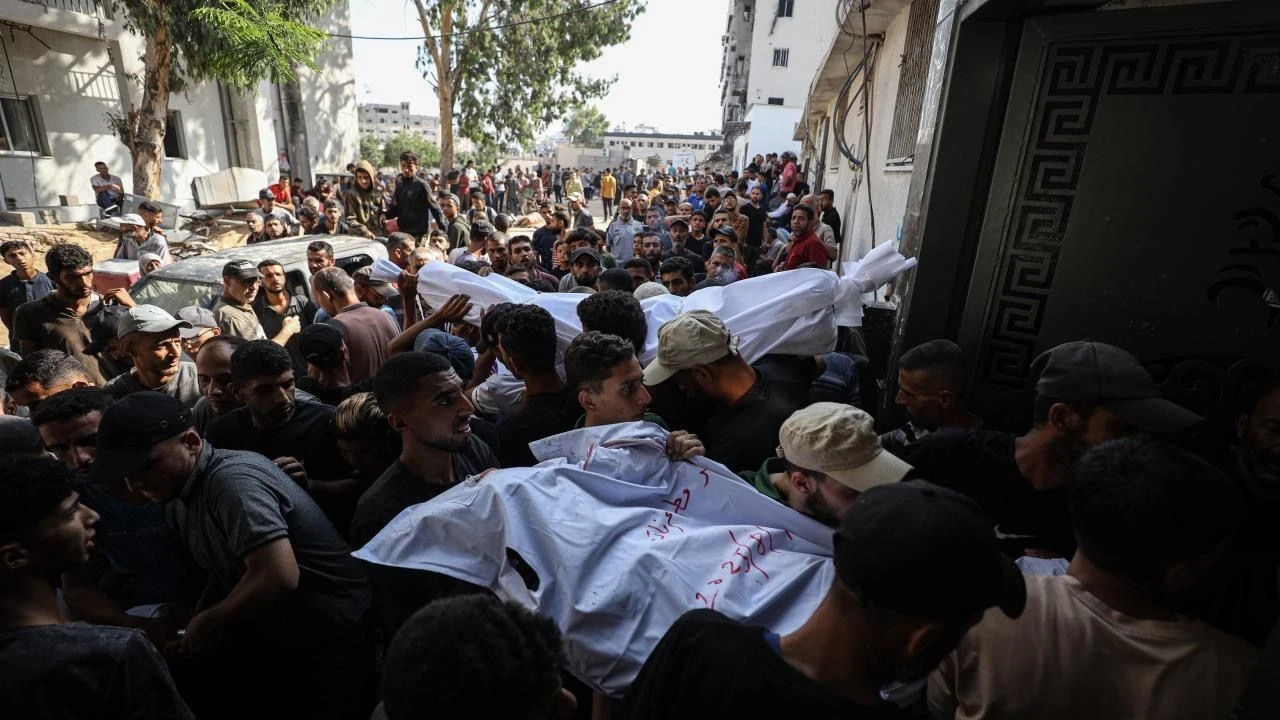 Gazze'de İnsani Kriz Derinleşiyor: Yardım Tırı Faciasında 20 Ölü!