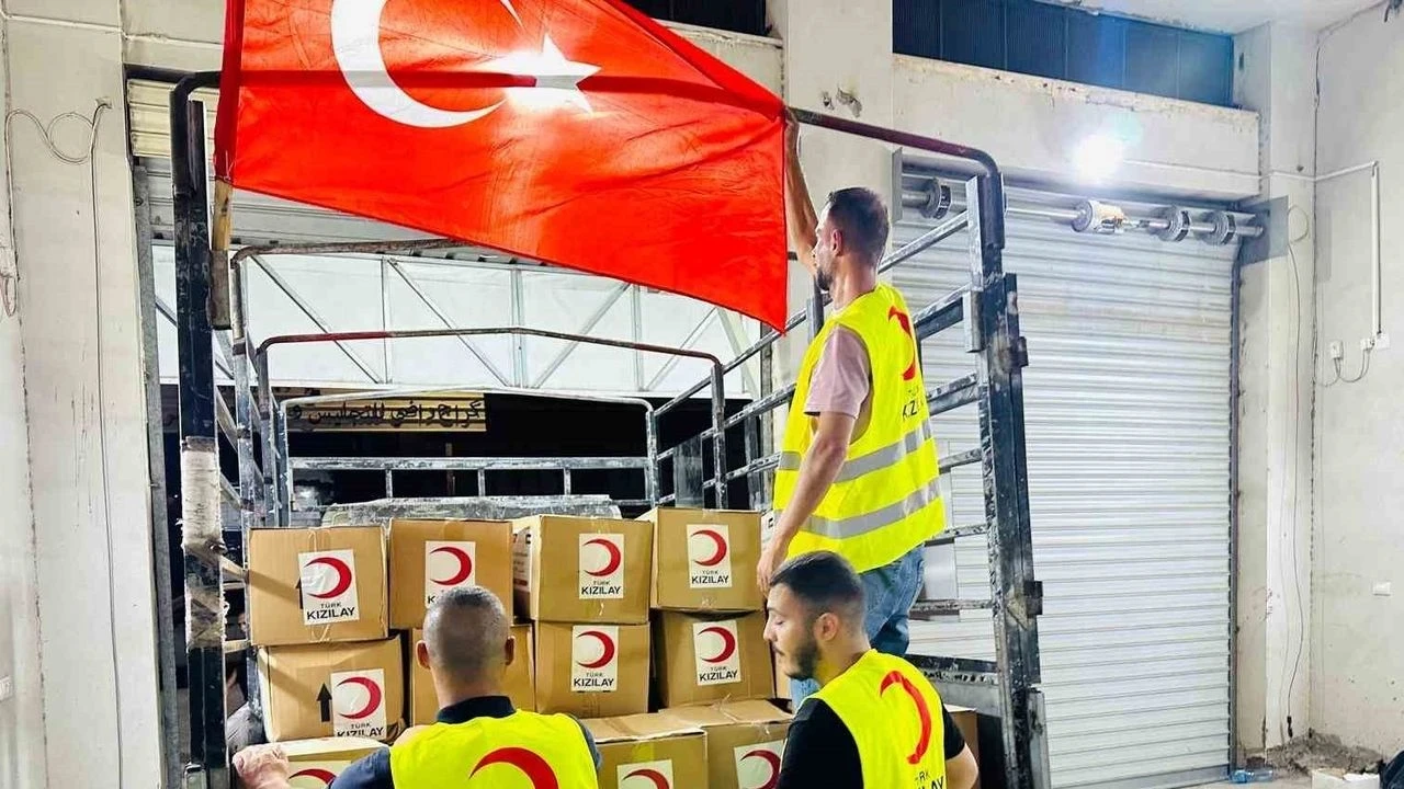 Türk Kızılay Batı Şeria'ya 1200 gıda kolisi gönderdi, insani yardımlar devam ediyor