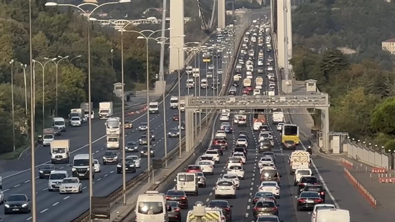 İstanbul'da Trafiği Rahatlatacak 120 Km'lik Otobüs Öncelikli Yol Projesi Başlıyor