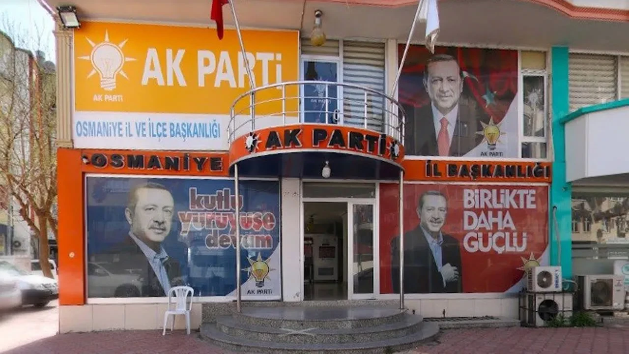 AKP binasında gözaltı