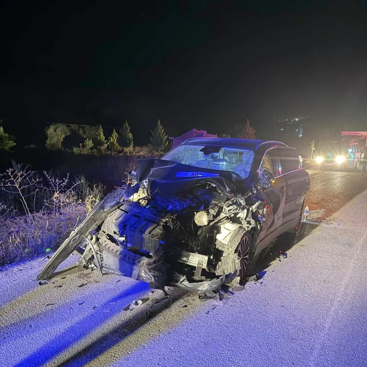 Burdur'da otomobil-traktör çarpışması: 1 bebek 6 yaralı ile kaza!