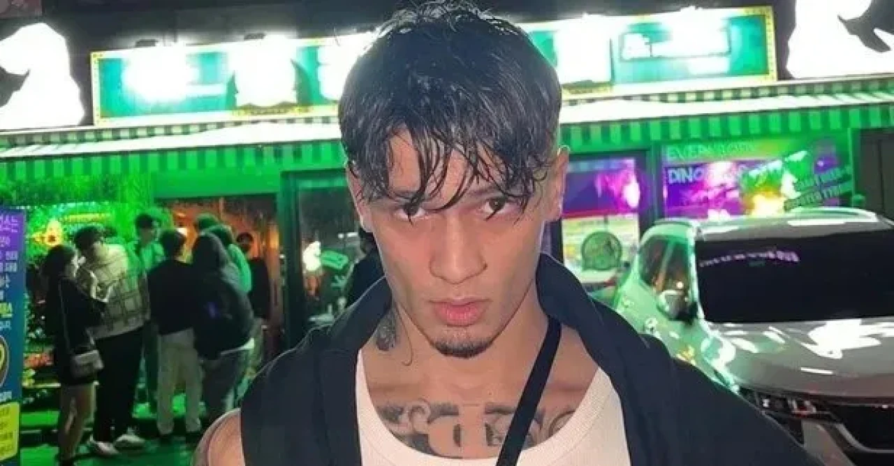 Rapçi Çakal’a Konser Sonrası Silahlı Saldırı: Ayağından Yaralandı, Sağlık Durumu Merak Ediliyor!