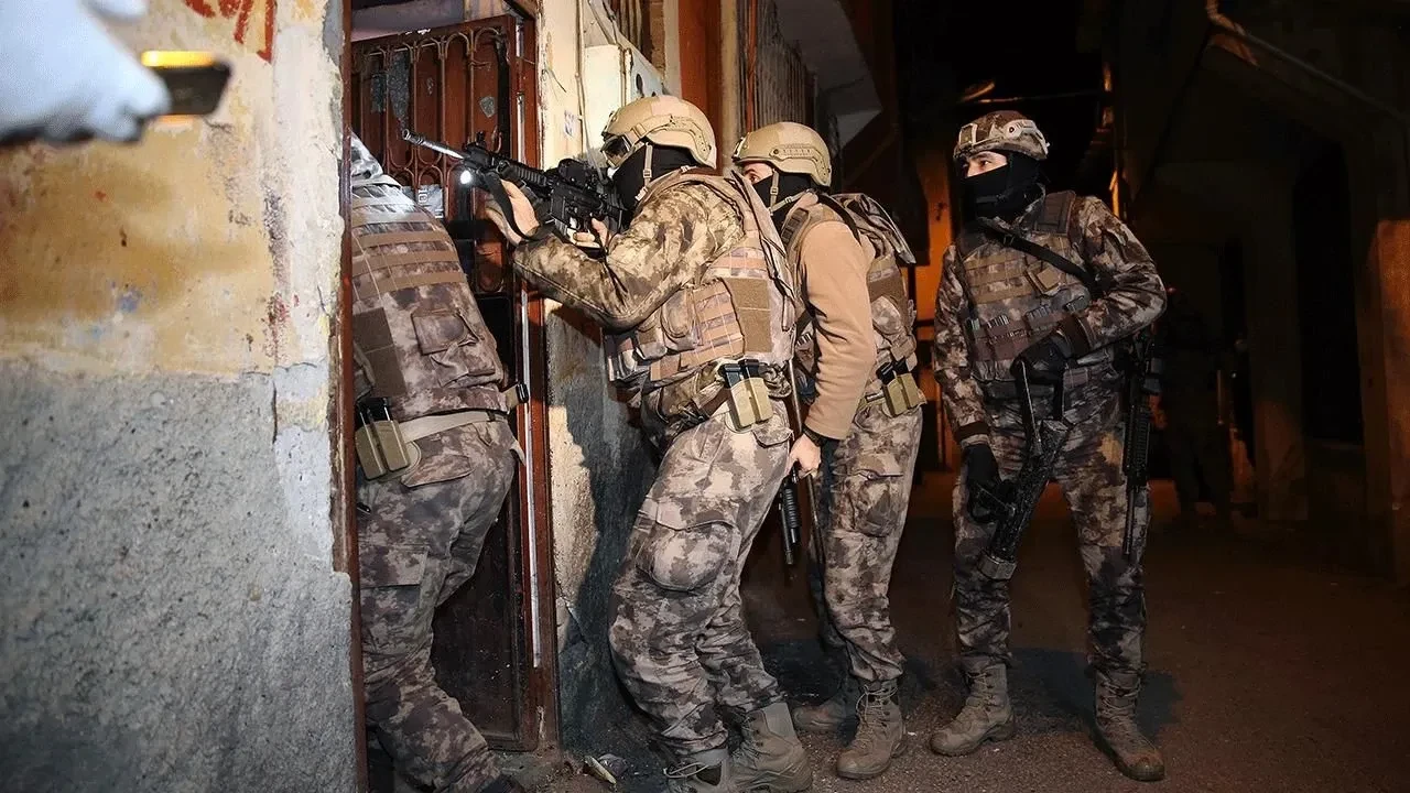 DEAŞ'a yönelik 14 ildeki operasyonda 26 şüpheli gözaltına alındı, propaganda ağı çökertildi