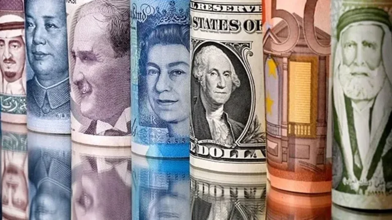 İran, riyalden dört sıfır atarak enflasyonla mücadelede yeni bir adım attı