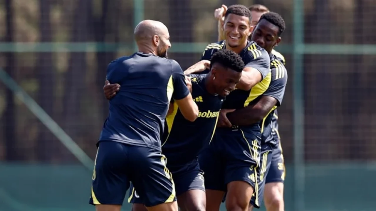 Fenerbahçe'nin Feyenoord maç kadrosu belli oldu, yeni transferler de kadroda!