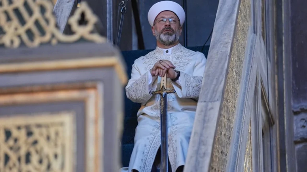 Diyanet, kavurucu sıcaklarla mücadele için camilerde yağmur duası başlattı, tartışmalara yol açtı.