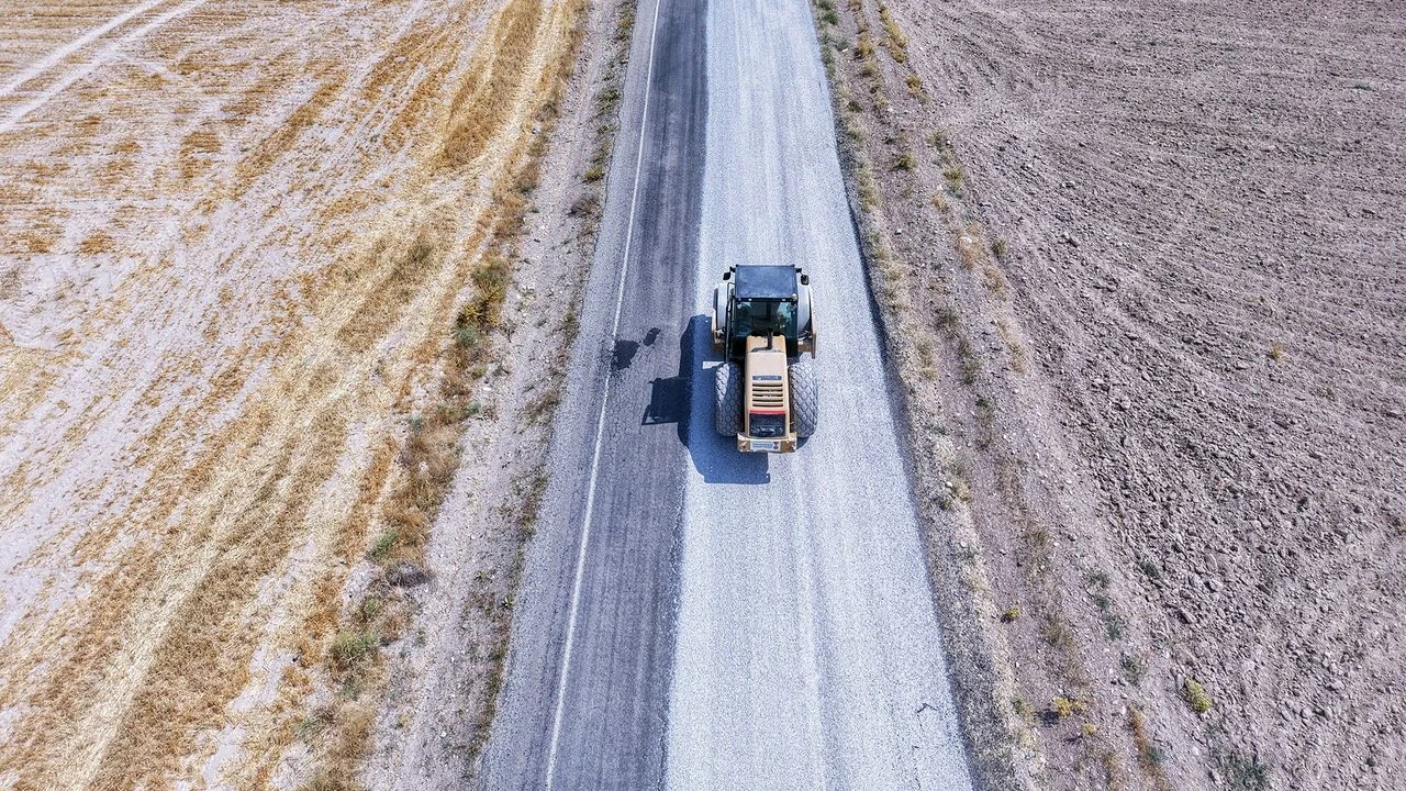 Kahramanmaraş'ta Kırsal Yolda Güvenli Seyahat İçin Büyük İyileştirme Projesi Devam Ediyor