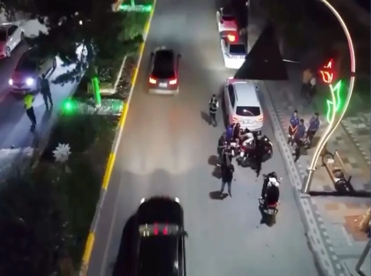 Afyonkarahisar Sandıklı’da Huzur Uygulaması: 148 Araç ve 22 Kişi Kontrol Edildi